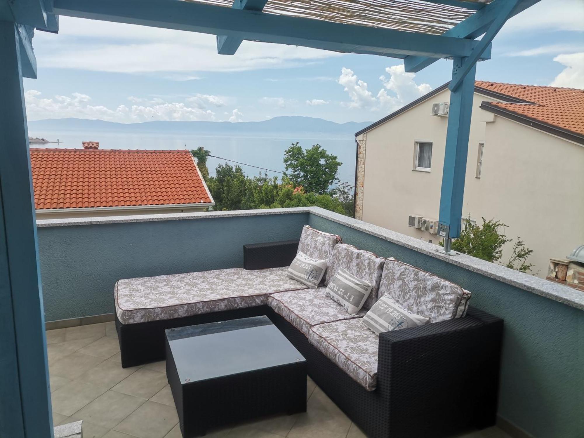 Apartmani Omisalj Exterior photo