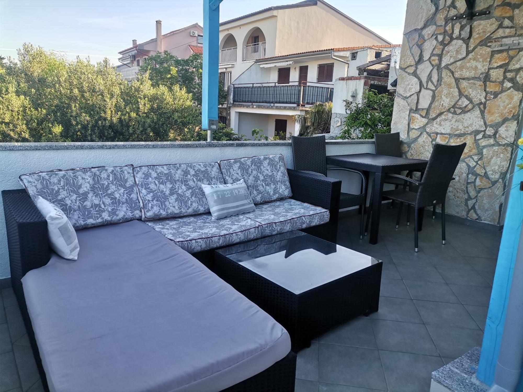 Apartmani Omisalj Exterior photo
